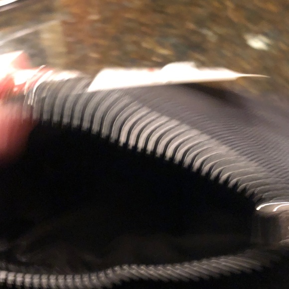 Locking pouch - Picture 3 of 4